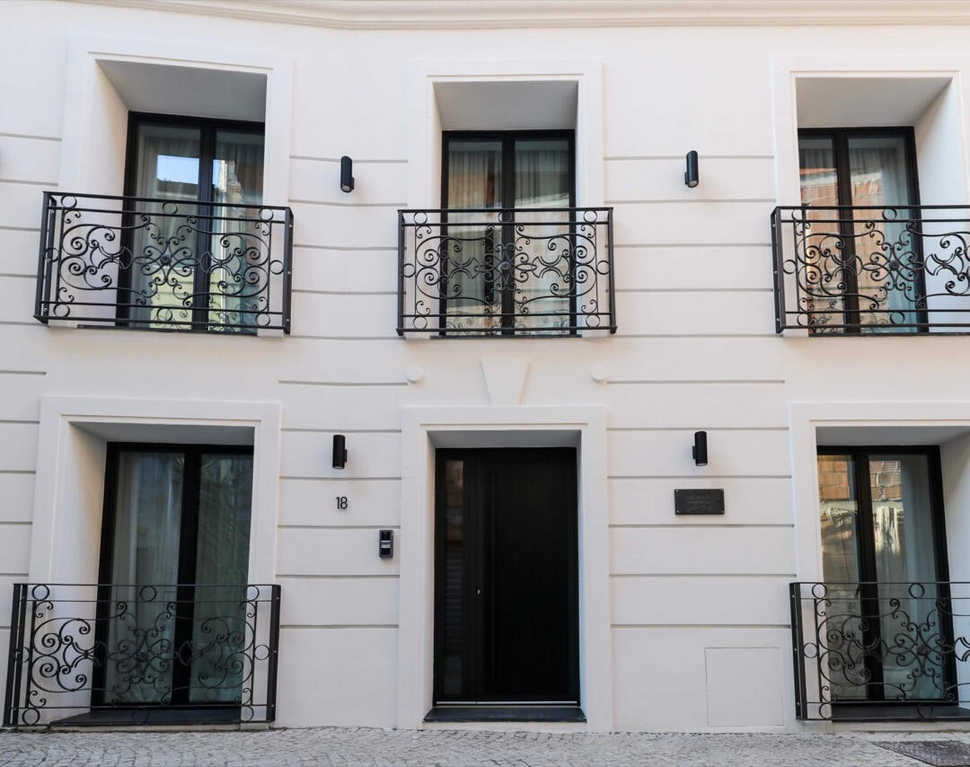 Spacious Luxury in AZULIS Tigellio